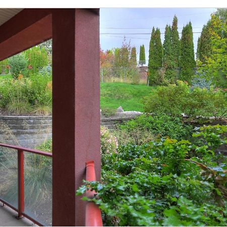 Stay In The Okanagan - Copper Sky, West Kelowna Bagian luar foto