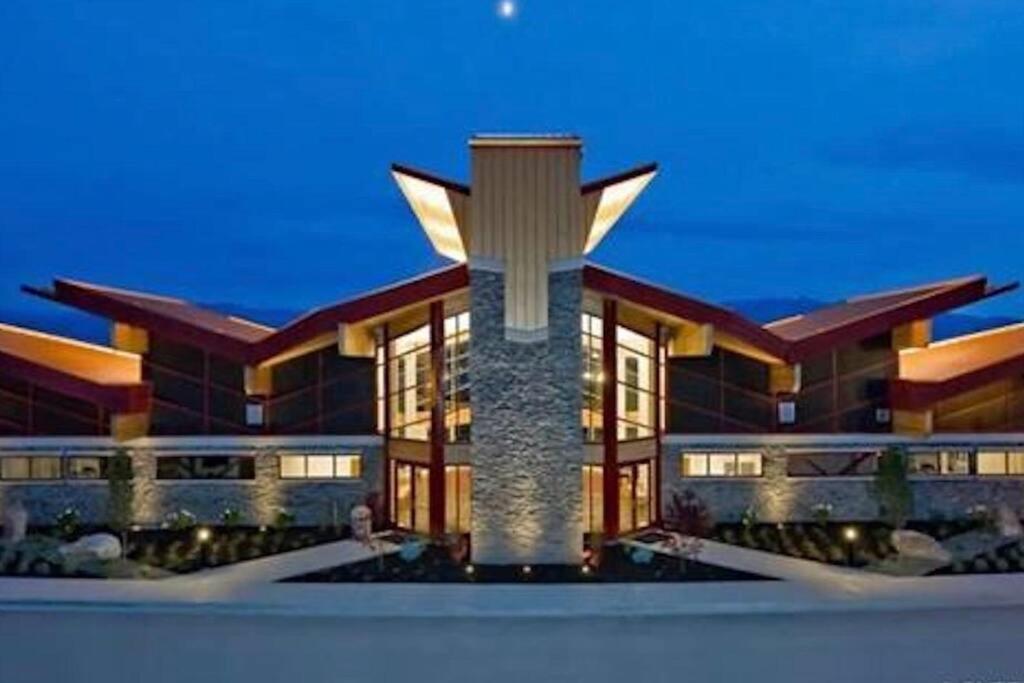 Stay In The Okanagan - Copper Sky, West Kelowna Bagian luar foto