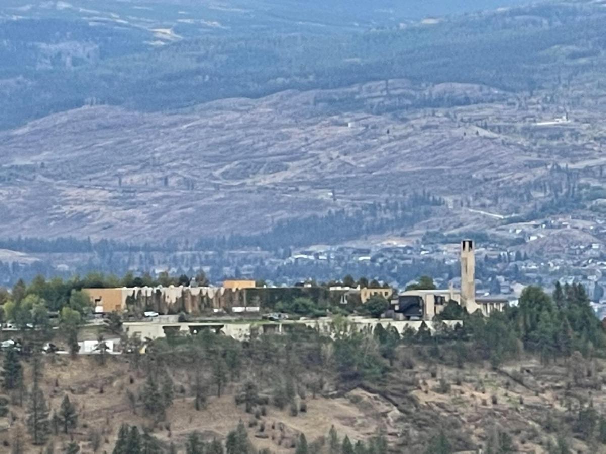 Stay In The Okanagan - Copper Sky, West Kelowna Bagian luar foto